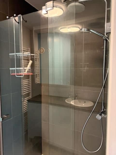 Huswell - Away From In The Heart Of Appartement